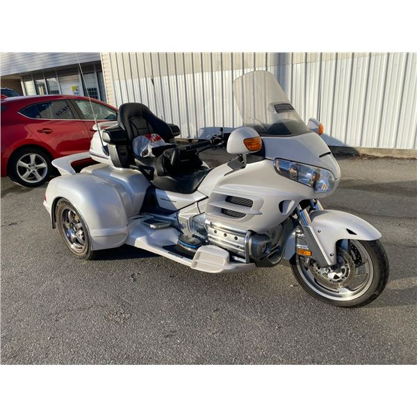 2008 HONDA GOLDWING HANNIGAN EDITION, WHITE, DOES NOT START, MAY NEED SOLENOIDS REPLACED
