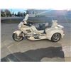 Image 2 : 2008 HONDA GOLDWING HANNIGAN EDITION, WHITE, DOES NOT START, MAY NEED SOLENOIDS REPLACED