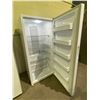 Image 2 : FRIGIDAIRE STANDING FREEZER MODEL FFFH20F3WW0