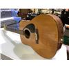 Image 2 : YAMAHA PG-332 6 STRING ACOUSTIC GUITAR