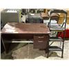 Image 1 : 2 DRAWER DESK & GORILLA 3 FOLDING STEP LADDER