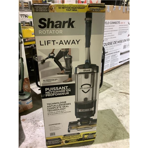 SHARK ROTATOR LIFT-AWAY VACUUM
