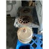 Image 2 : VINTAGE MCCLARY COMBINATION STOVE & BAKING OVEN & VINTAGE 2 BURNER COOK TOP