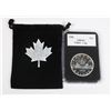 Image 1 : 1962 CANADA SILVER DOLLAR,COMES IN RECTANGULAR
