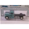 Image 2 : ERTL 1960 Chevy Cab 1/43 Scale Diecast