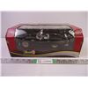 Image 1 : Revell- 1956 Ford Thunderbird 1:18 (NIB)