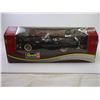 Image 2 : Revell- 1956 Ford Thunderbird 1:18 (NIB)