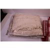 Image 8 : Assorted Linens