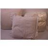 Image 6 : (6) Decorative Pillows