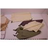 Image 8 : Assorted Linens