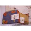 Image 2 : Assorted Linens and Doilies