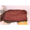 Image 3 : Assorted Linens and Doilies