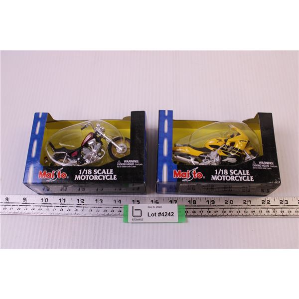 (2) Maisto 1/18 Scale Diecast Motorcycles