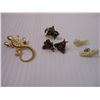 Image 2 : (2) Earrings and (2) Pins