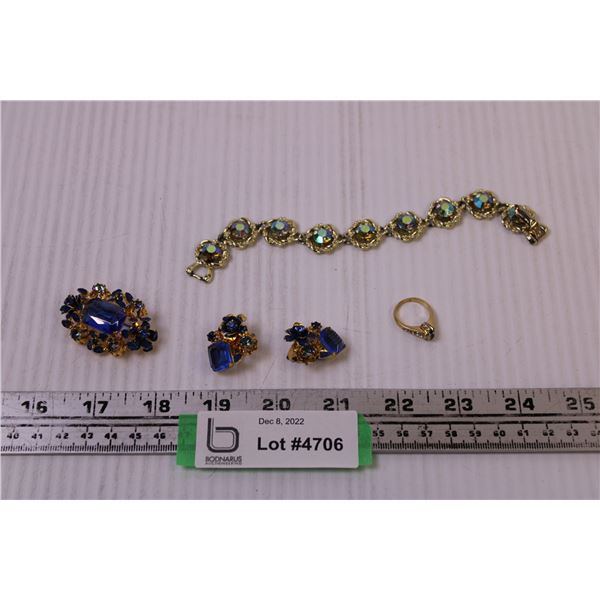 (4) Pieces of Costume Jewellery