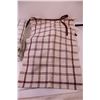 Image 2 : (6) Pizza Bibs +(13) Tea Towels + Christmas Apron and (2) Tablecloths