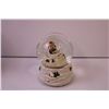 Image 2 : Snowglobe + Winnie the Pooh Jar