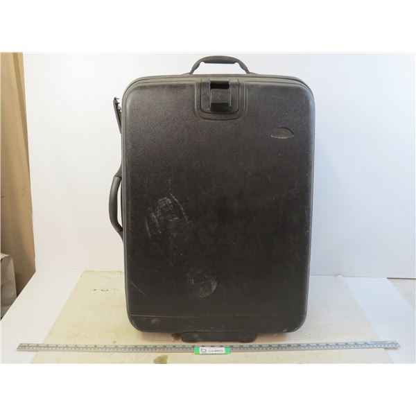 *Hard Shell Suitcase (wheels & handles)