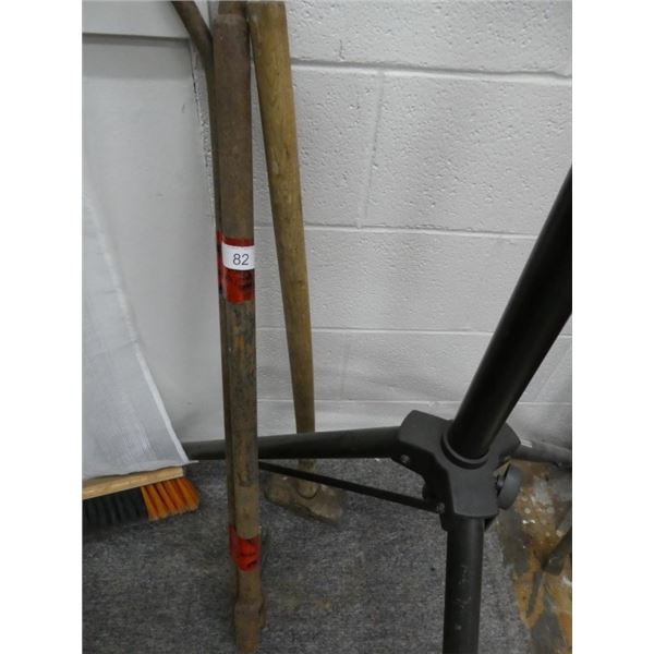 sledge hammer, pry bar