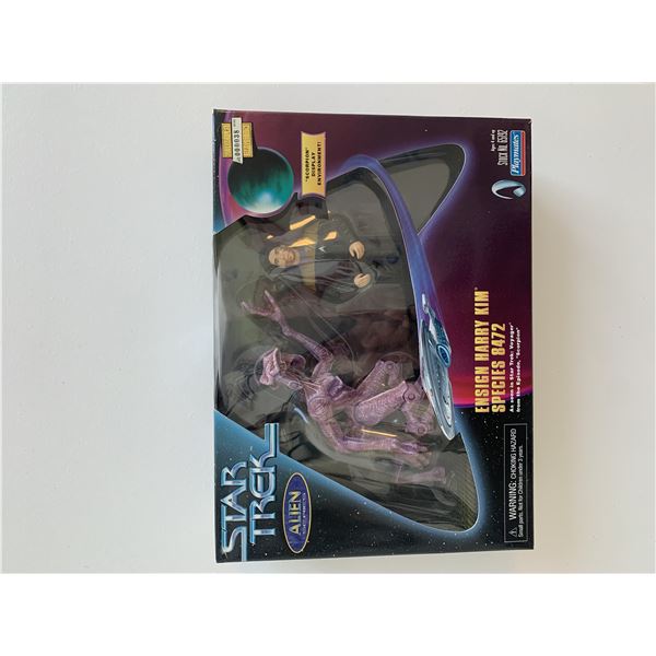 Star Trek Voyager Ensign Harry Kim Species 8472 action figure