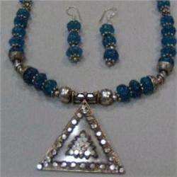 457 CTS BLUE QUARTZ NECKLACES AND EARRINGS SET - METAL DETAILING
