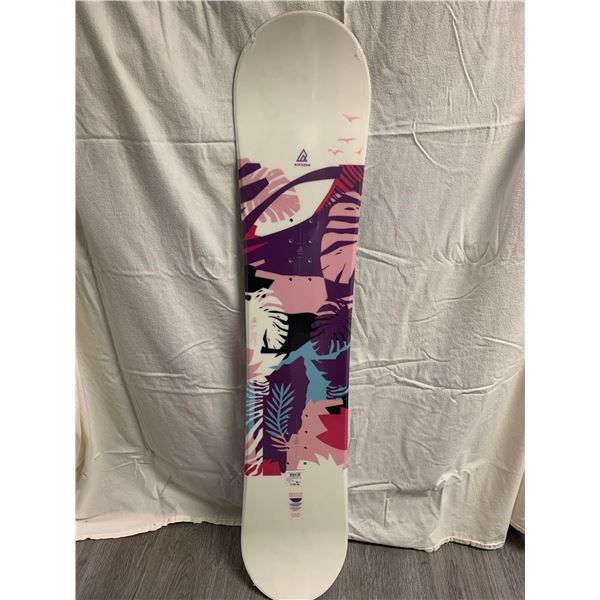 NEW Ripzone Dazy Snowboard (130) new in plastic