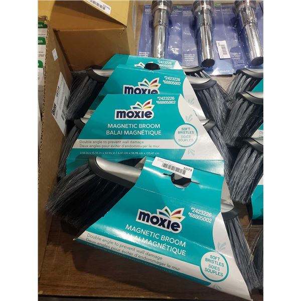 Lot of 4 Moxie Magnetic Broom Heads