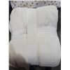 Image 2 : Simply Essential Queen Size Microfleece Blanket