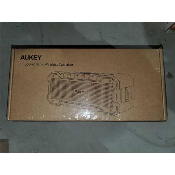 NEW Aukey SoundTank Wireless Speaker Model SK-M12