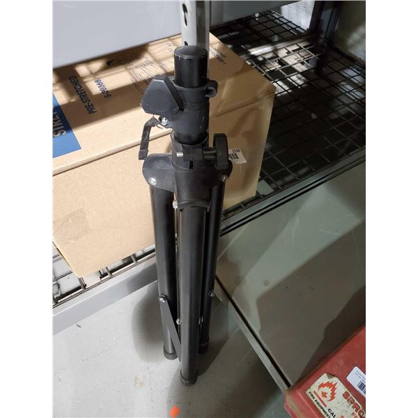 Large Tripod - OUT OF BOX - SOLD AS IS