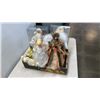 Image 2 : 2 BOXES OF COLLECTIBLE DOLLS AND PORCELAIN