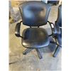 Image 2 : 2 EXECUTIVE LEATHER BOARD ROOM GAS LIFT OFFICE CHAIRS
