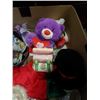 Image 8 : 2 BOXES OF XMAS DECOR AND ORNAMENTS