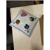 Image 2 : MOLSON NHL TEAM CRESTS, HOCKEY GLASS LAMP SHADE, BATMAN BELT BUCKLES