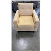 Image 1 : YELLOW ACCENT CHAIR