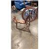Image 1 : VINTAGE SPINNING WHEEL