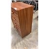 Image 4 : 4 DRAWER DRESSER
