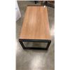 Image 2 : METAL AND WOOD COFFEE TABLE