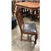 Image 3 : ANTIQUE DINING TABLE WITH LEAF AND 6 CHAIRS