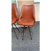 Image 2 : 2 BAR STOOLS