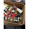 Image 2 : 2 BOXES AND TRAY XMAS DECOR AND FIGURES