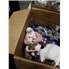 Image 7 : 2 BOXES AND TRAY XMAS DECOR AND FIGURES