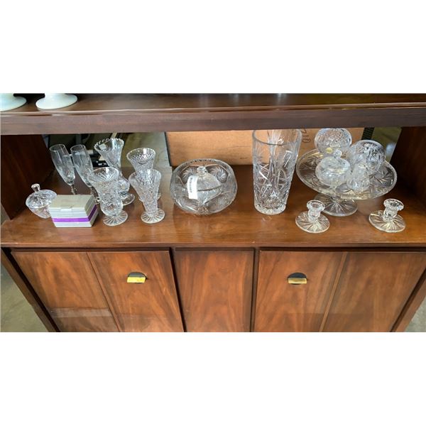 LOT OF CRYSTAL - CRYSTAL BOWL, VASES, CAKE PEDESTAL, LIDDED CANDY DISHES