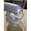 Image 3 : NEW OUT OF BOX KITCHENAID ARTISAN DESIGN 5QT 325-WATT TILT HEAD STAND MIXER WITH ACCESSORIES, RETAIL