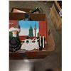 Image 3 : BOX AND TRAY OF CHRISTMAS DECOR