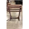 Image 2 : 16 INCH WESTERN TOOLED LEATHER SADDLE ON STAND