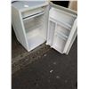 Image 2 : WHITE DANBY BAR FRIDGE