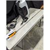 Image 7 : BRAND NEW 12V CORDLESS ELECTRIC BACKPACK SPRAYER WITH EXTENDABLE WAND AND CHARGER