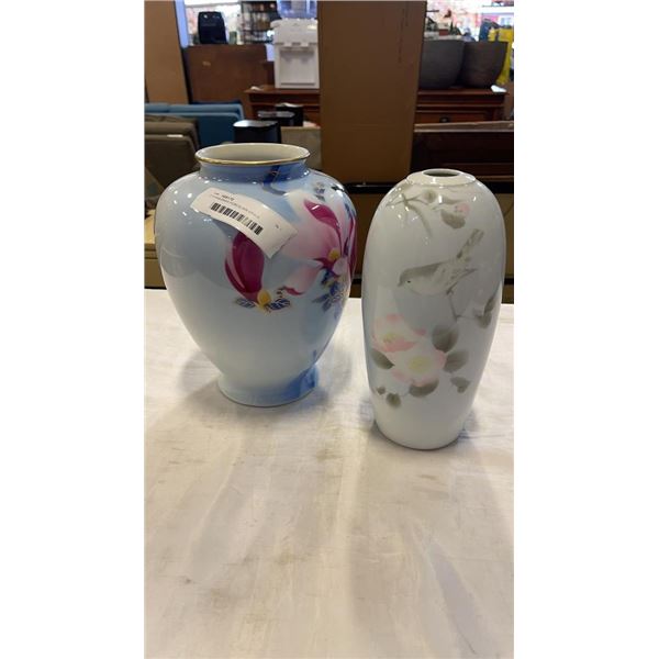 2 FUKAGAWA PORCELAIN VASES