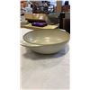 Image 3 : HEATH MID CENTURY COVERED CASSEROLE DISH